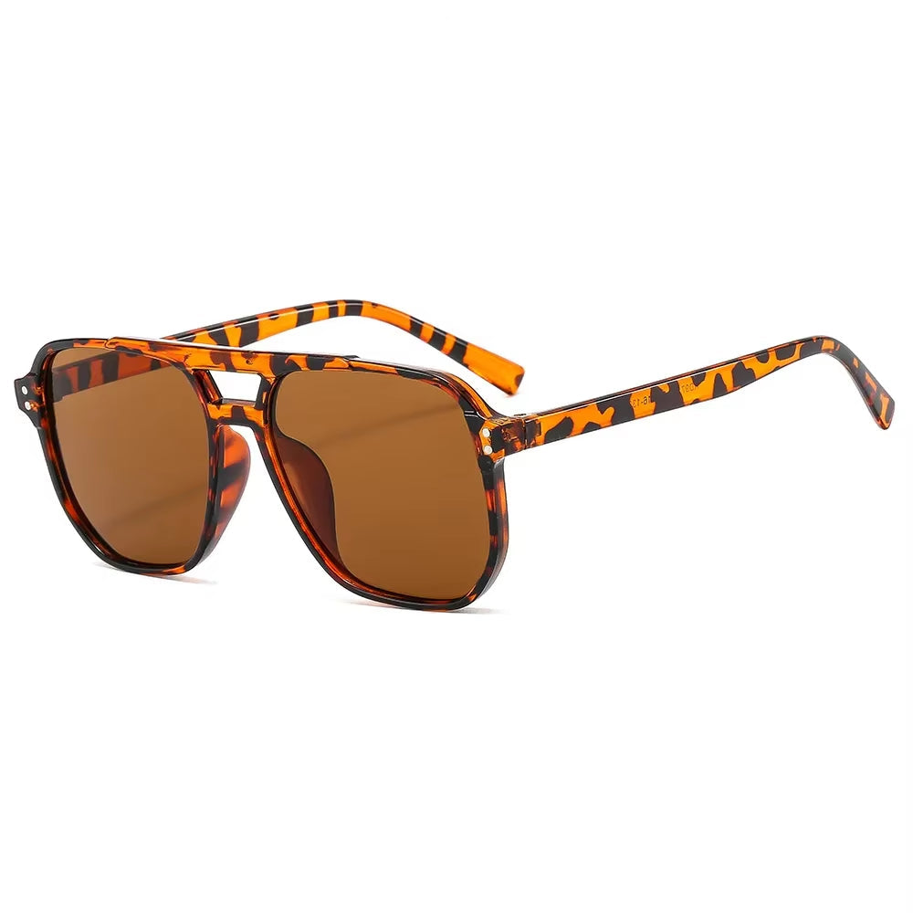 Gafas cuadradas con diseño chic