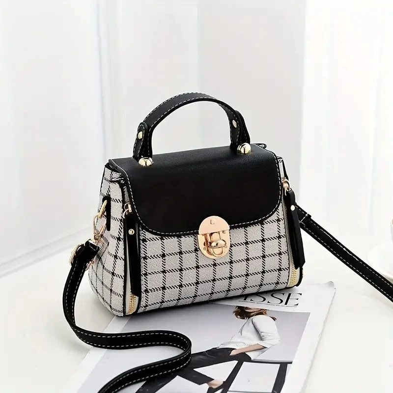 Fashionable Crossbody Bag with Flap and Quilted Design