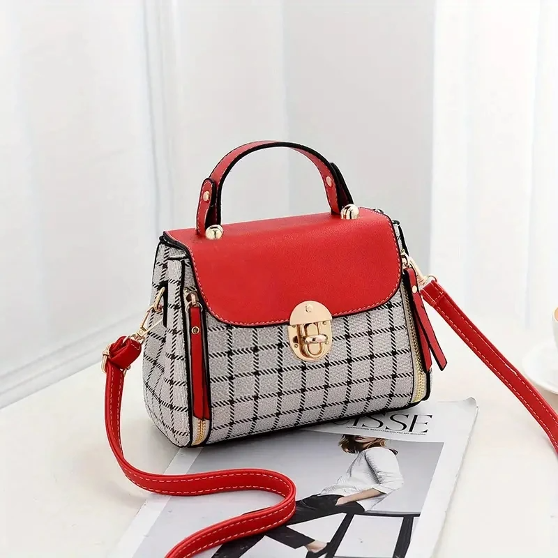 Fashionable Crossbody Bag with Flap and Quilted Design