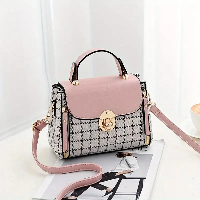Fashionable Crossbody Bag with Flap and Quilted Design